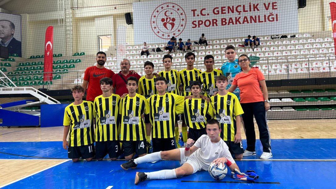 Şehit Kemal Ortaokulu Futsal Türkiye Şampiyonası Yarı Finalde