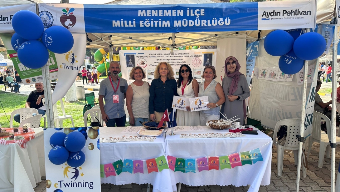 Menemen Belediyesi 4. Uluslararası Çömlek Festivali'nde Menemen İlçe Milli Eğitim Müdürlüğü Tarafından eTwinning Projeleri Standı Kuruldu